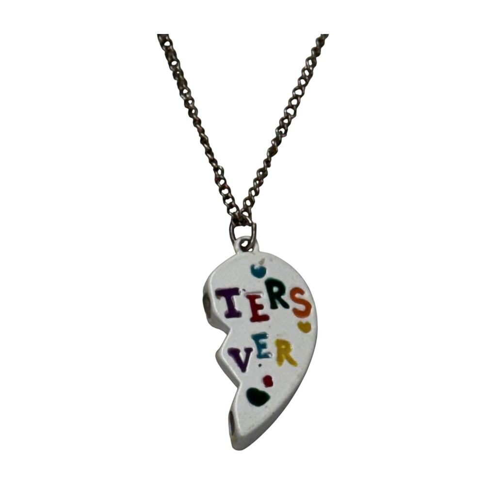 Claires Sisters Forever Split Heart Enamel Pendant Necklace Silver Tone - Picture 3 of 6